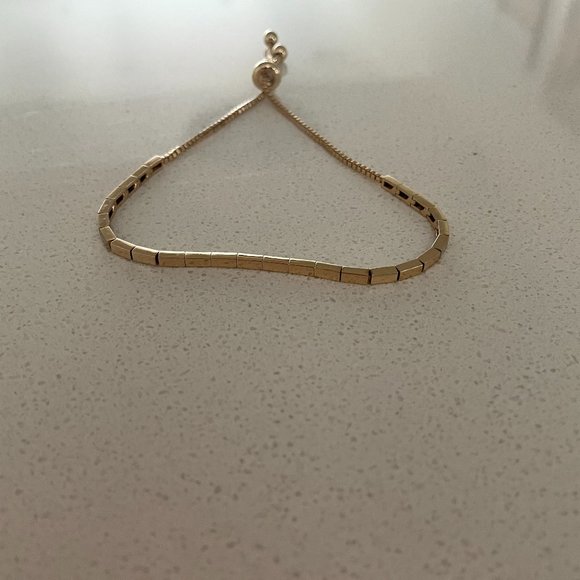 Banana Republic adjustable gold bracelet - Picture 5 of 5